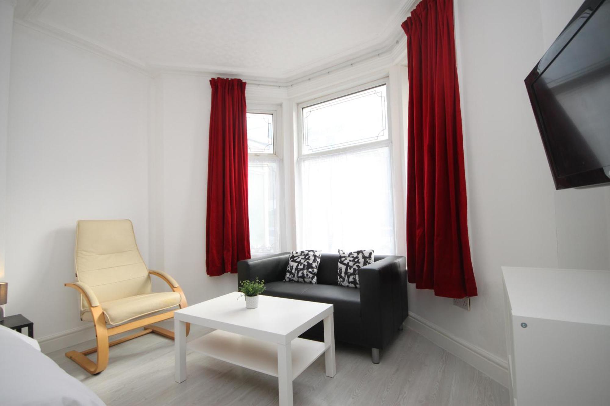Barton Beachside Apartments - Free Parking, Modern Chic, Central Beach Location, Some Sea Views - Families Couples Or Over 23 Years Blackpool Habitación foto
